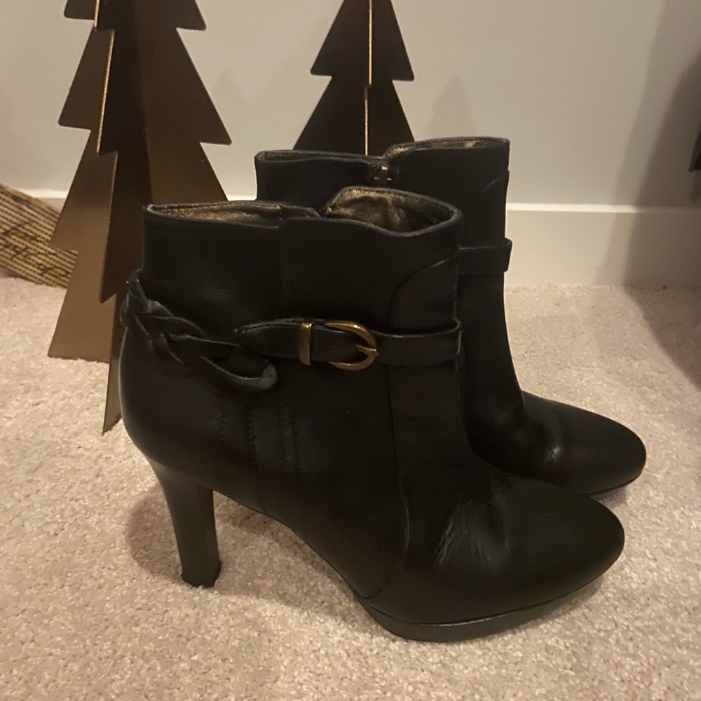 Womens Banana Republic Black Heel Braided Bootie size 8